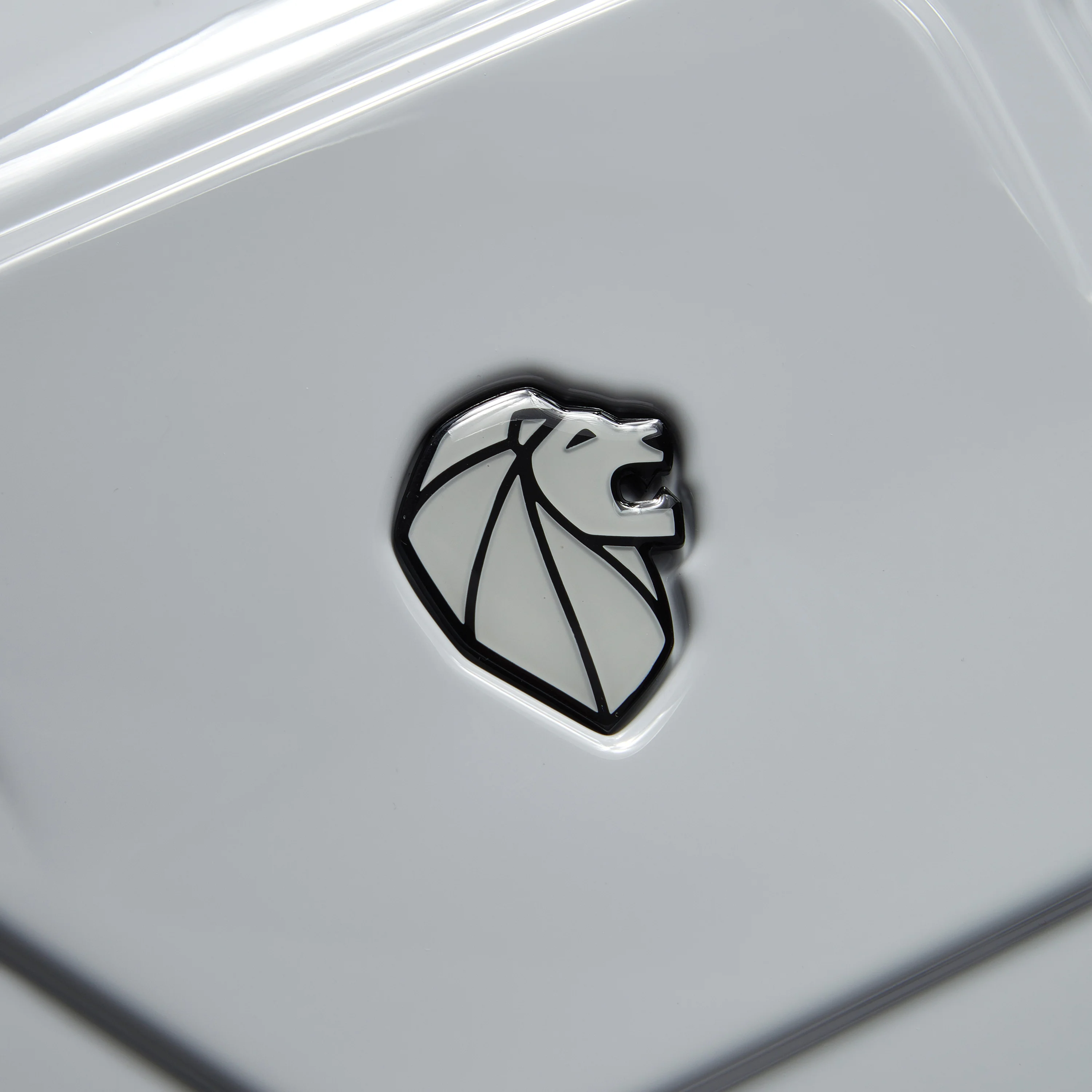 PEUGEOT VOYAGES - L Trunk (73cm) - Image 23