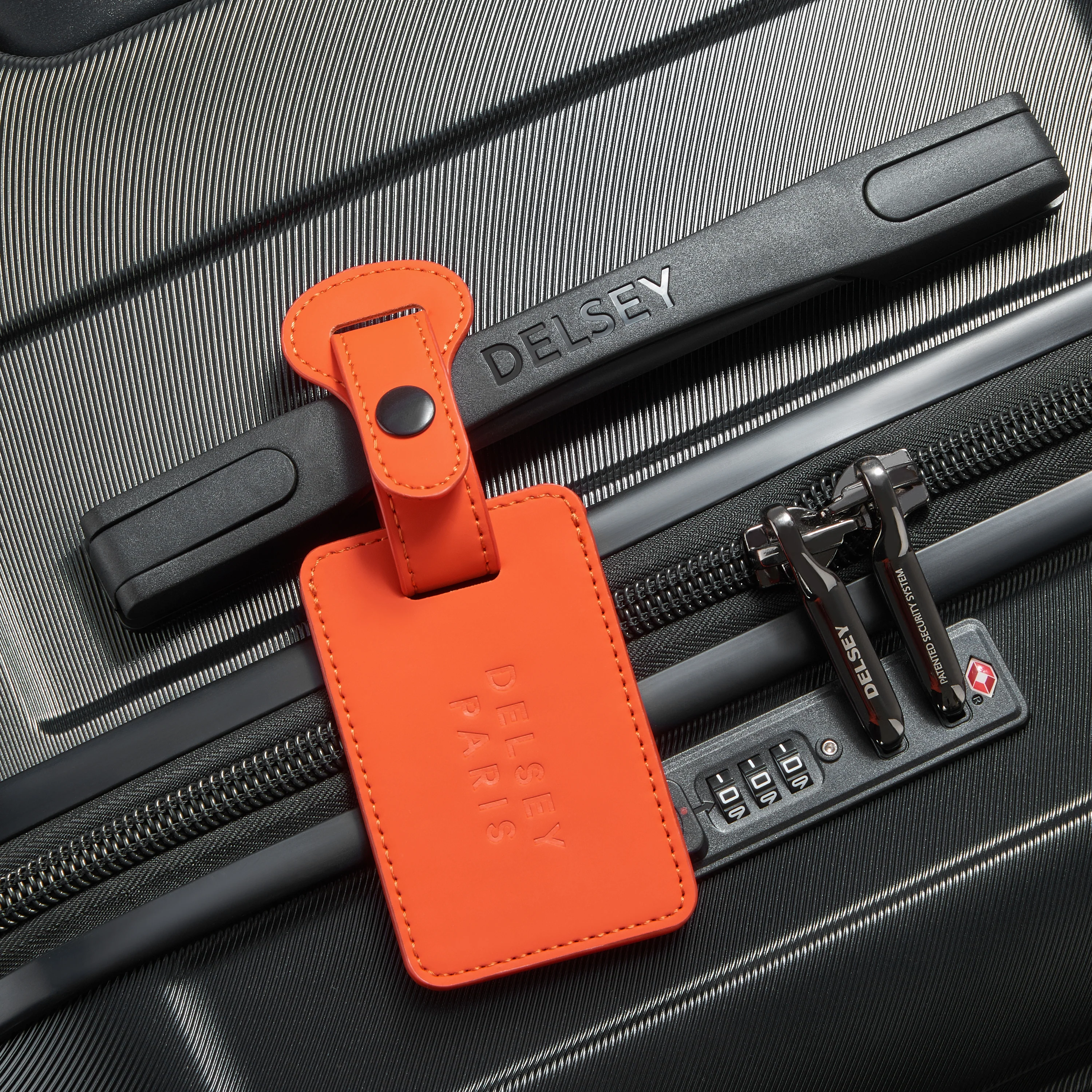 TRAVEL ACCESSORIES - Hangtag - Image 15