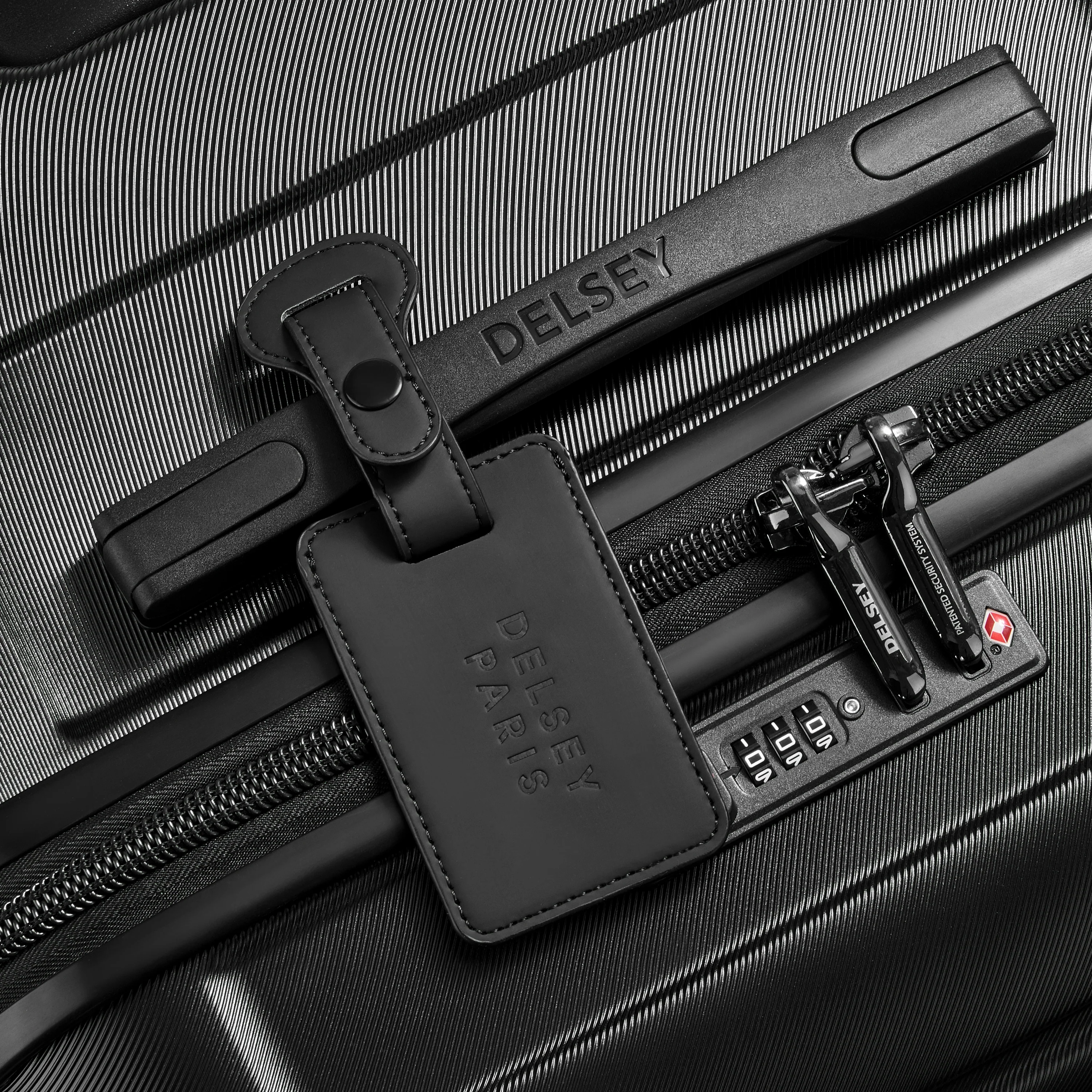 TRAVEL ACCESSORIES - Hangtag - Image 3