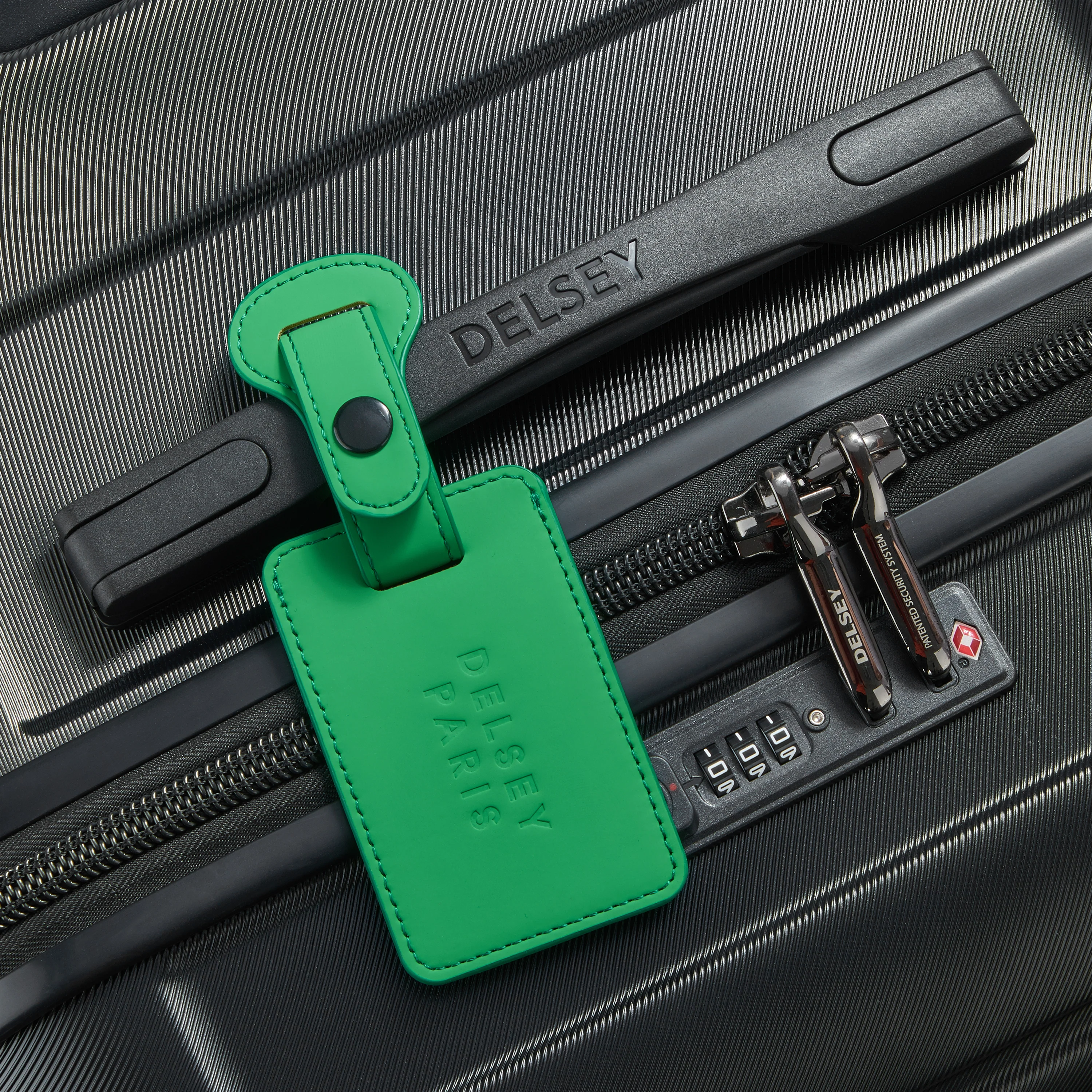 TRAVEL ACCESSORIES - Hangtag - Image 9